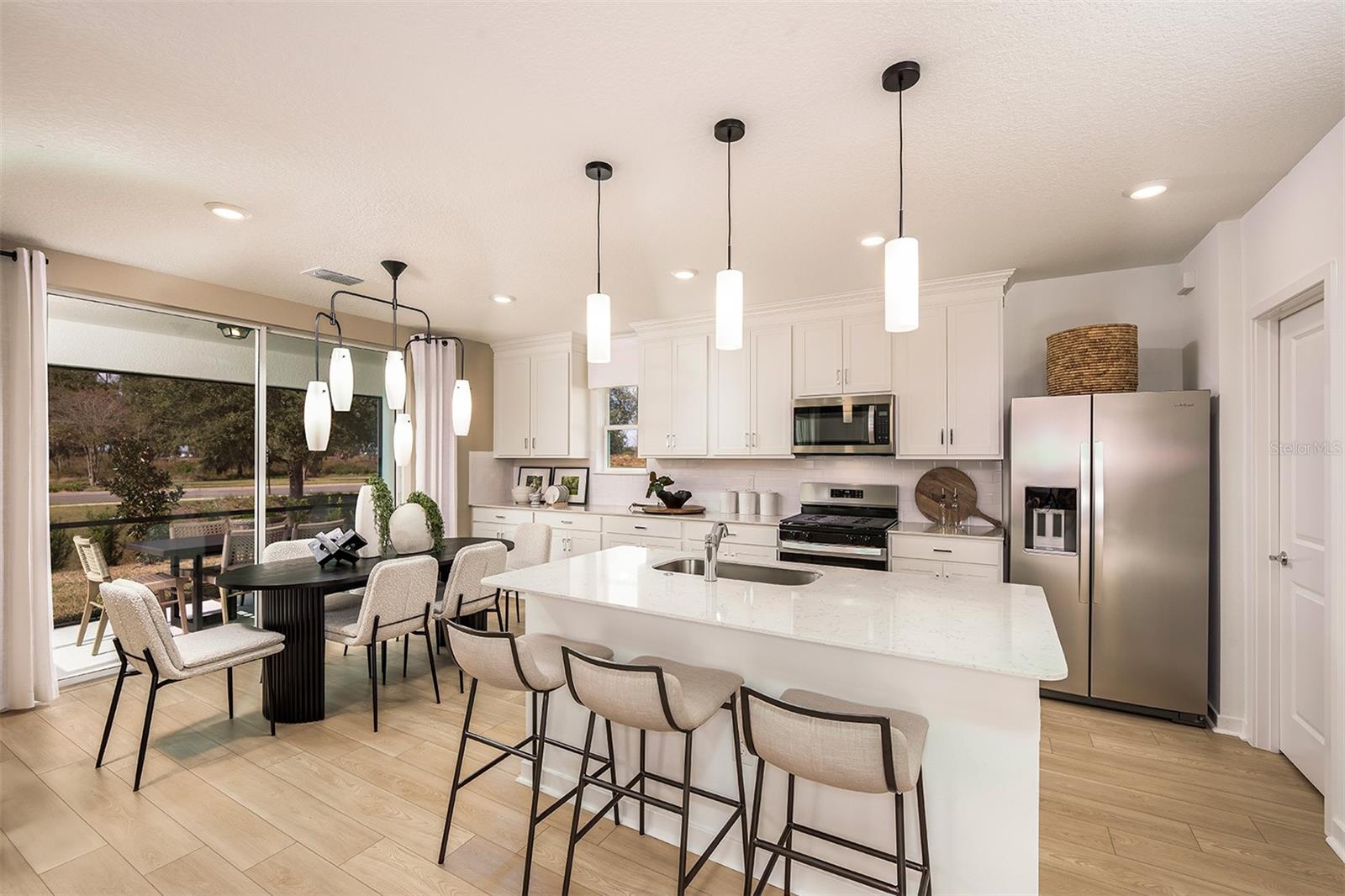 Image 3 of 29 For 1098 Silverlake Boulevard