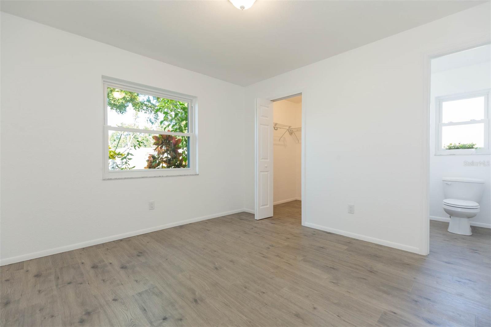 Image 15 of 36 For 5938 4th Avenue S