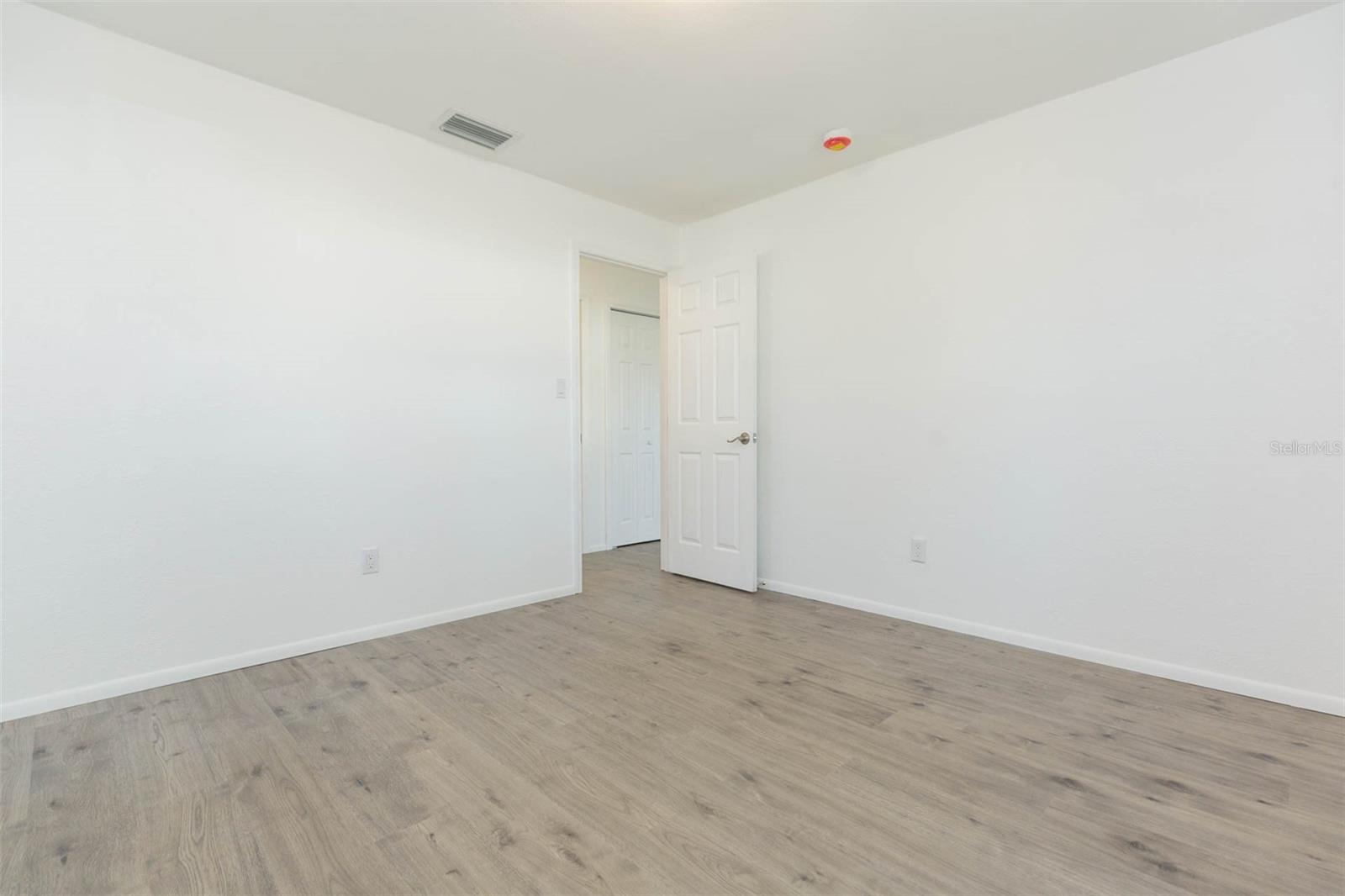 Image 16 of 36 For 5938 4th Avenue S