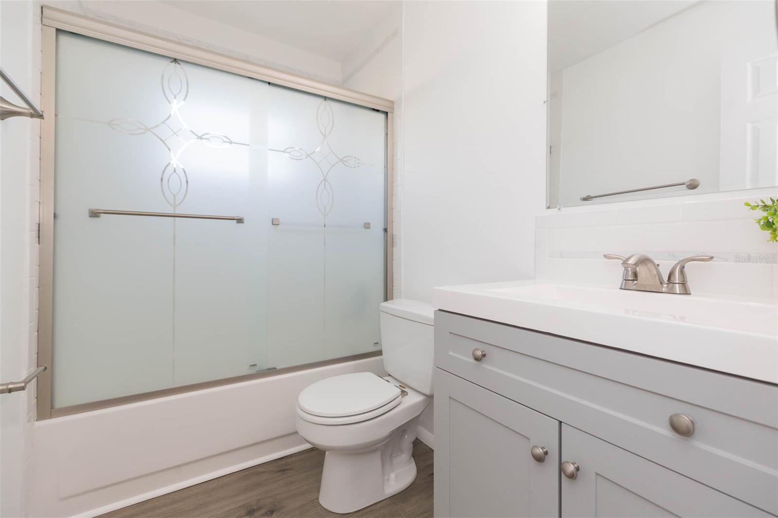 Image 21 of 36 For 5938 4th Avenue S