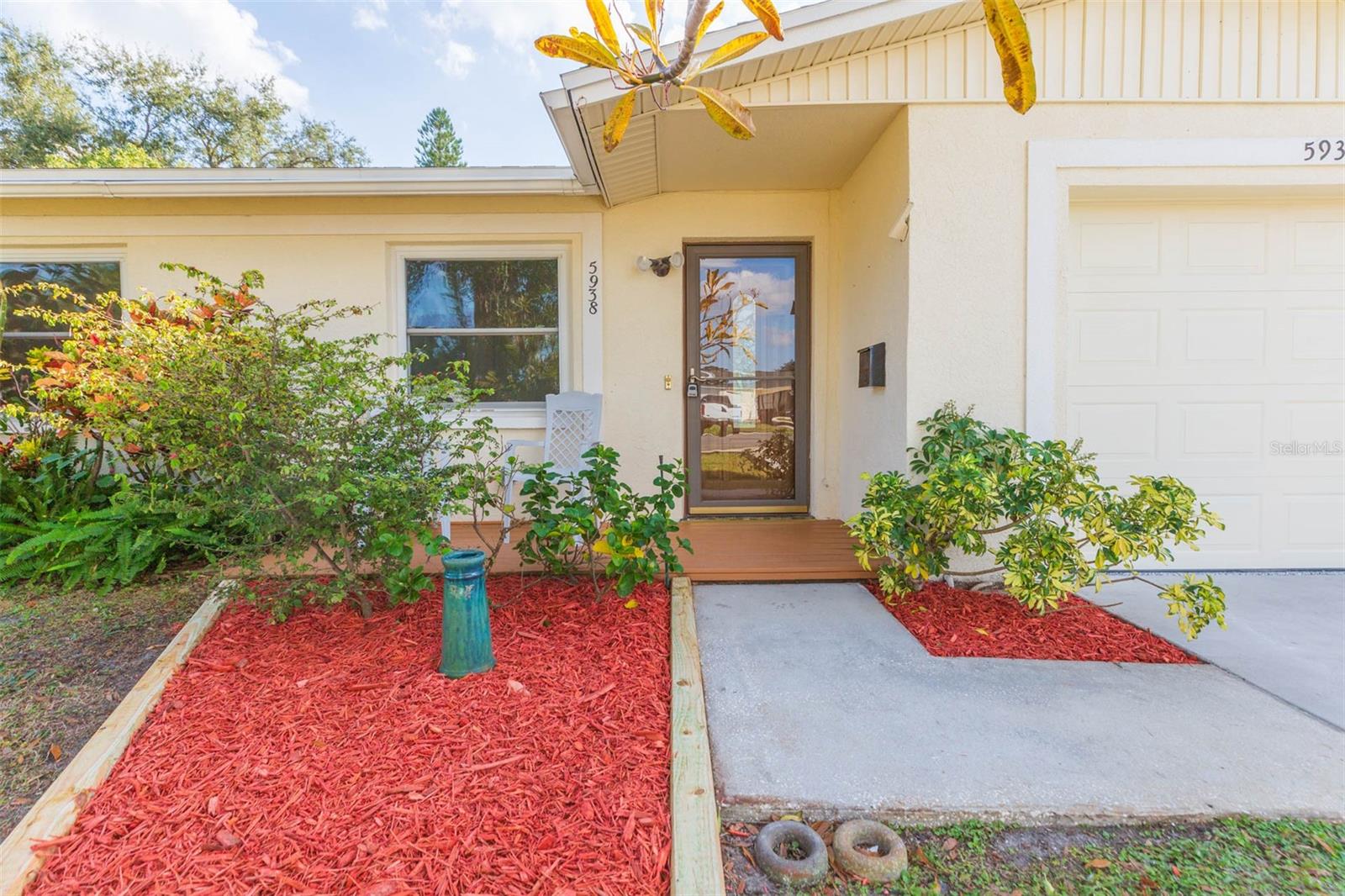 Image 4 of 36 For 5938 4th Avenue S