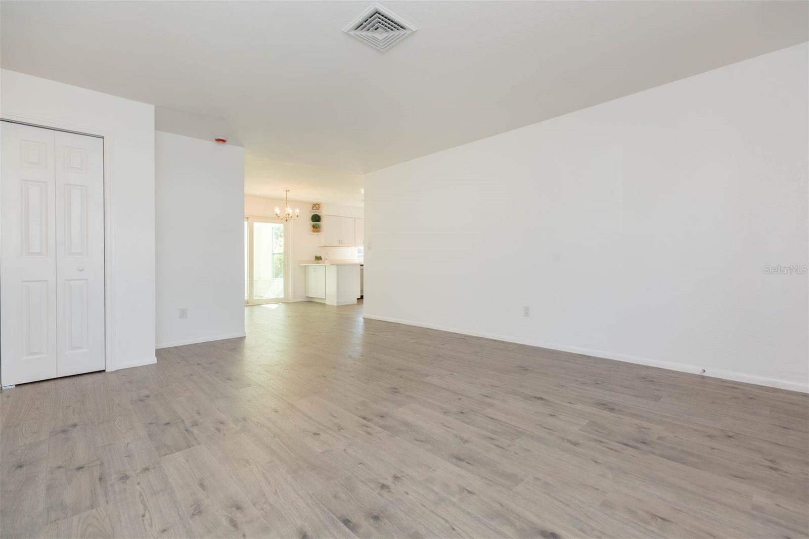 Image 6 of 36 For 5938 4th Avenue S