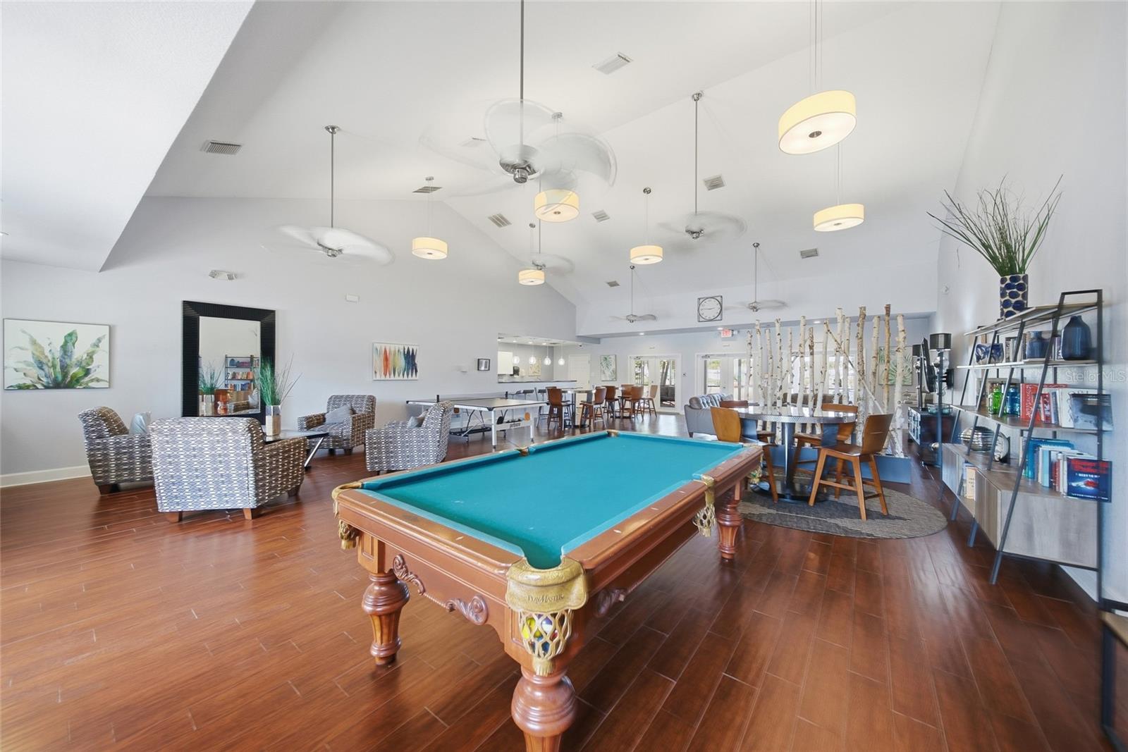 Image 26 of 36 For 220 Pompano Drive Se D