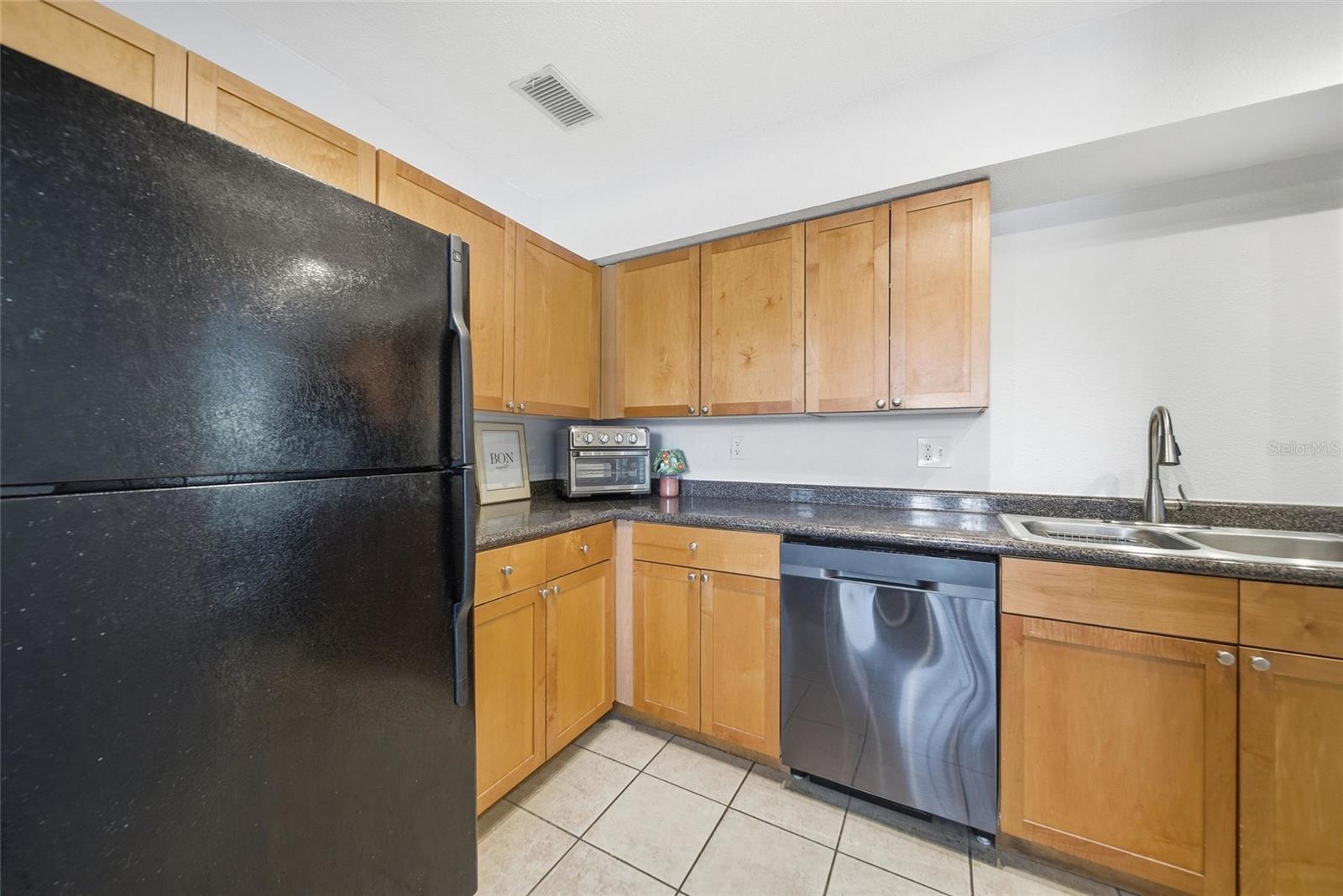 Image 8 of 36 For 220 Pompano Drive Se D