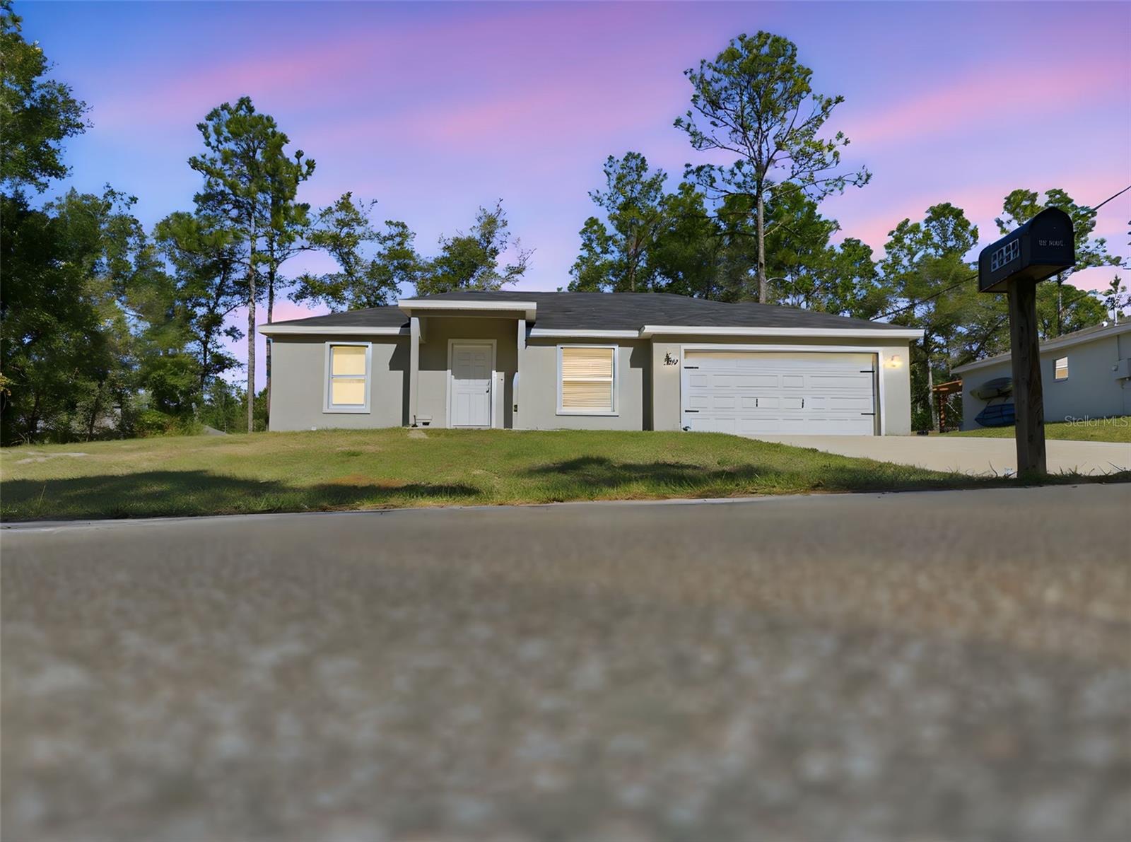 Listing photo id 0 for 2039 Shellbark Drive