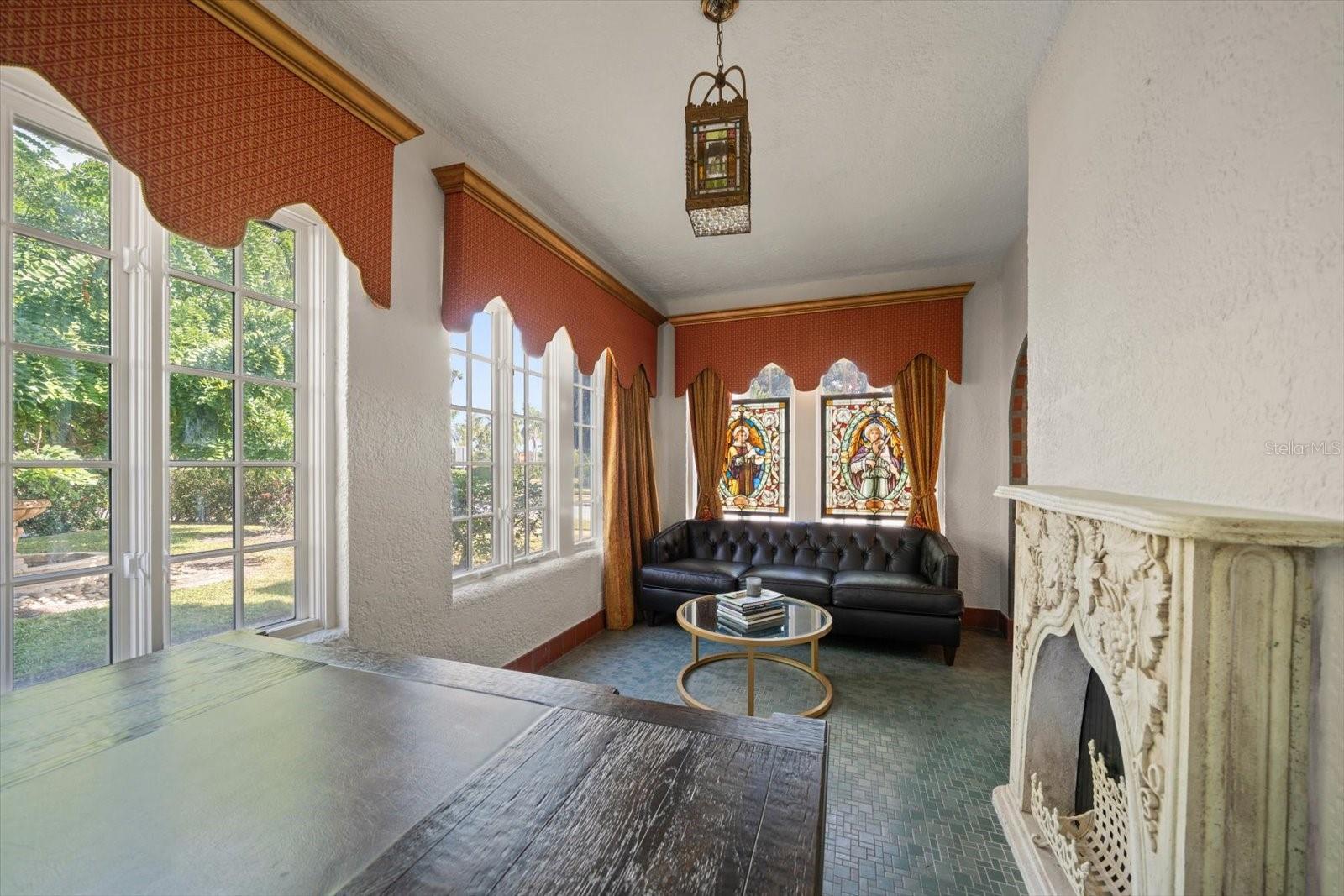 Image 11 of 81 For 1102 Palm View Avenue