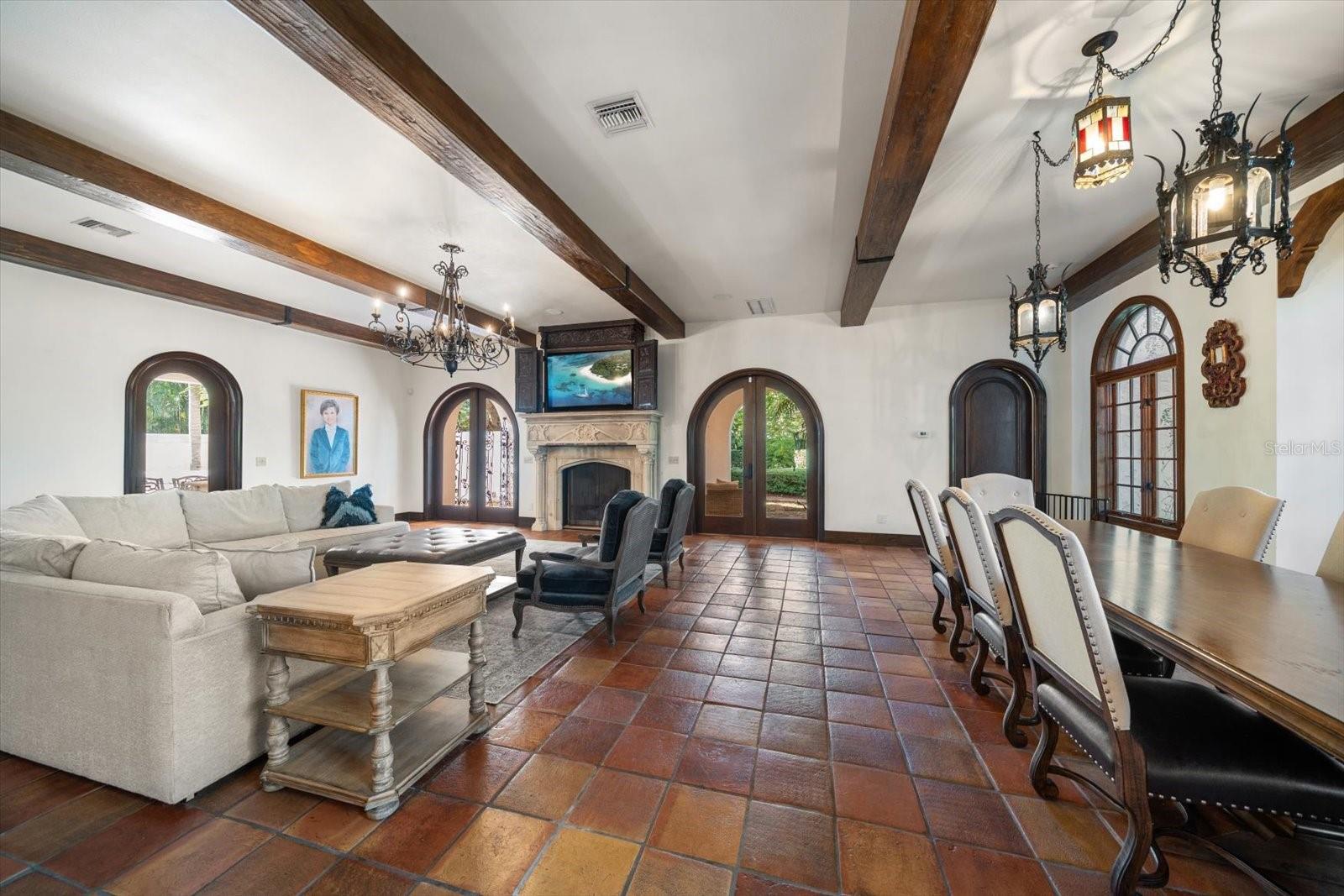 Image 14 of 81 For 1102 Palm View Avenue