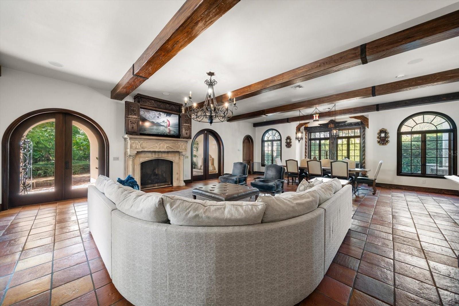 Image 17 of 81 For 1102 Palm View Avenue