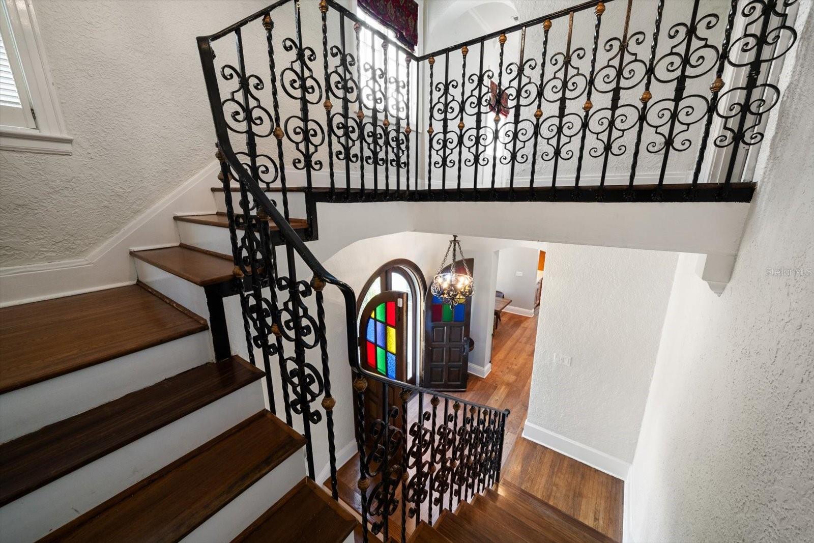 Image 28 of 81 For 1102 Palm View Avenue