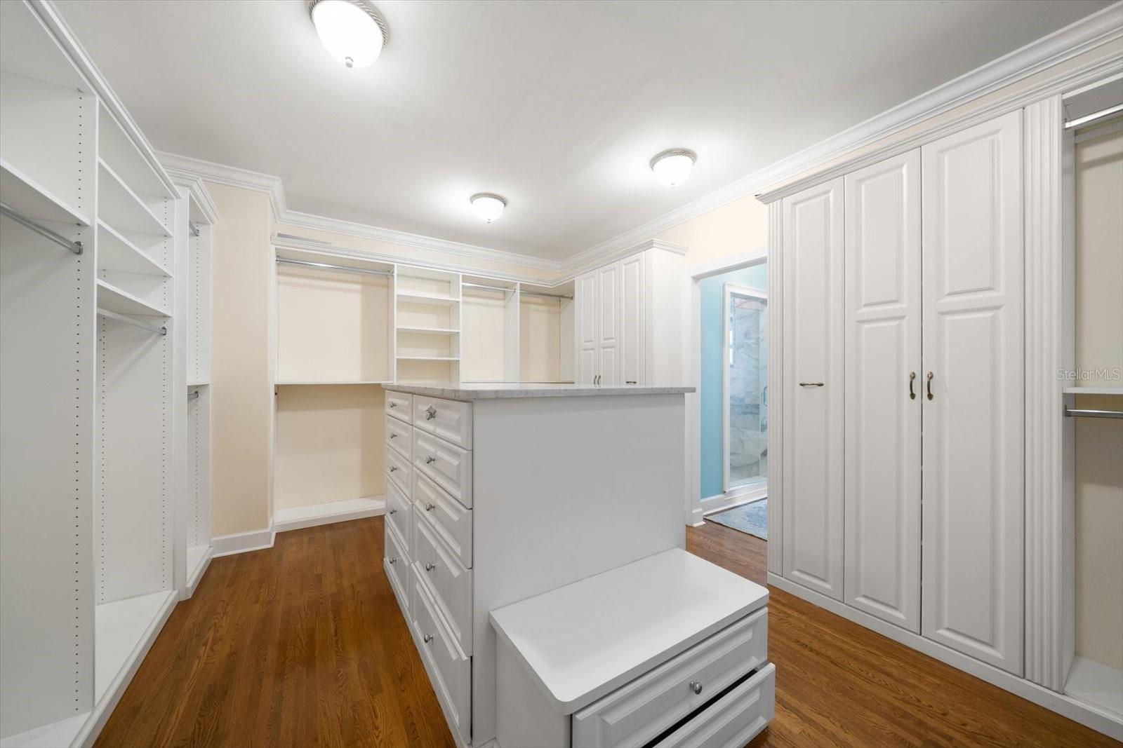 Image 32 of 81 For 1102 Palm View Avenue