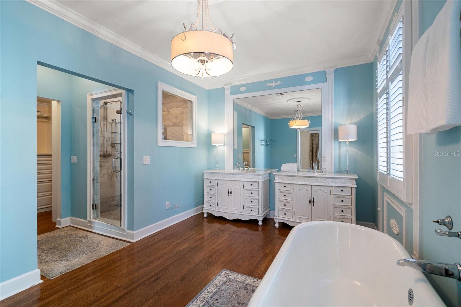 Image 34 of 81 For 1102 Palm View Avenue