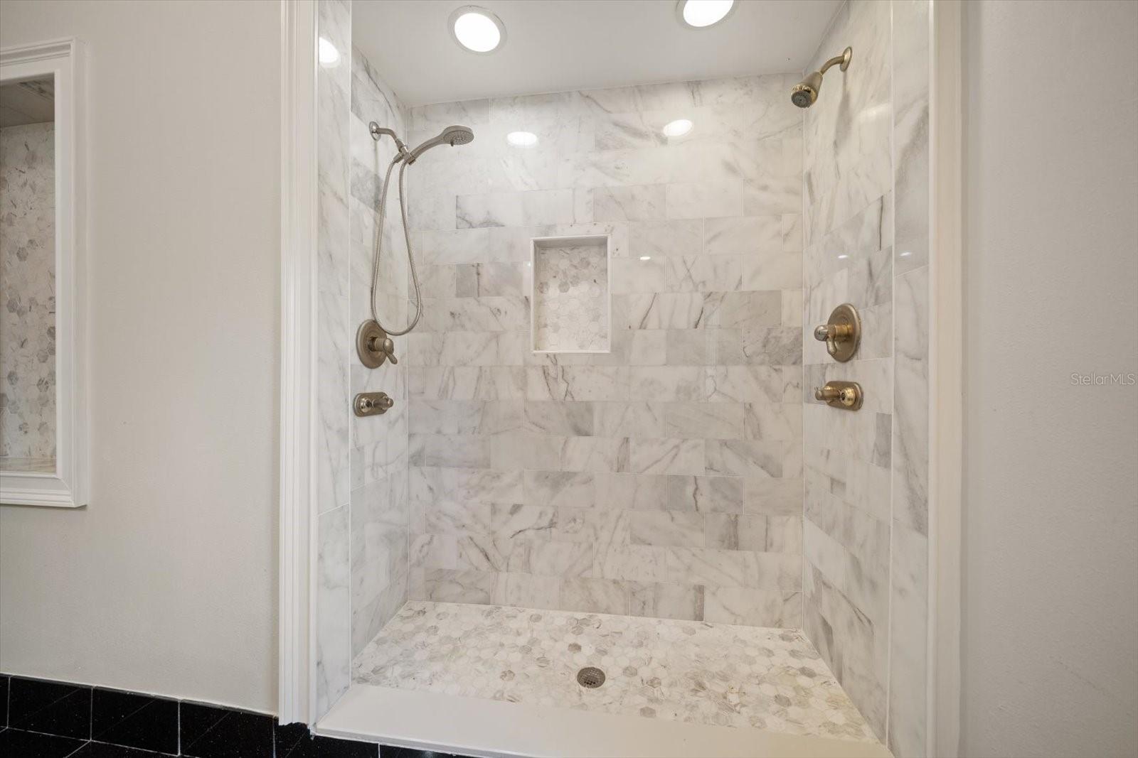 Image 40 of 81 For 1102 Palm View Avenue