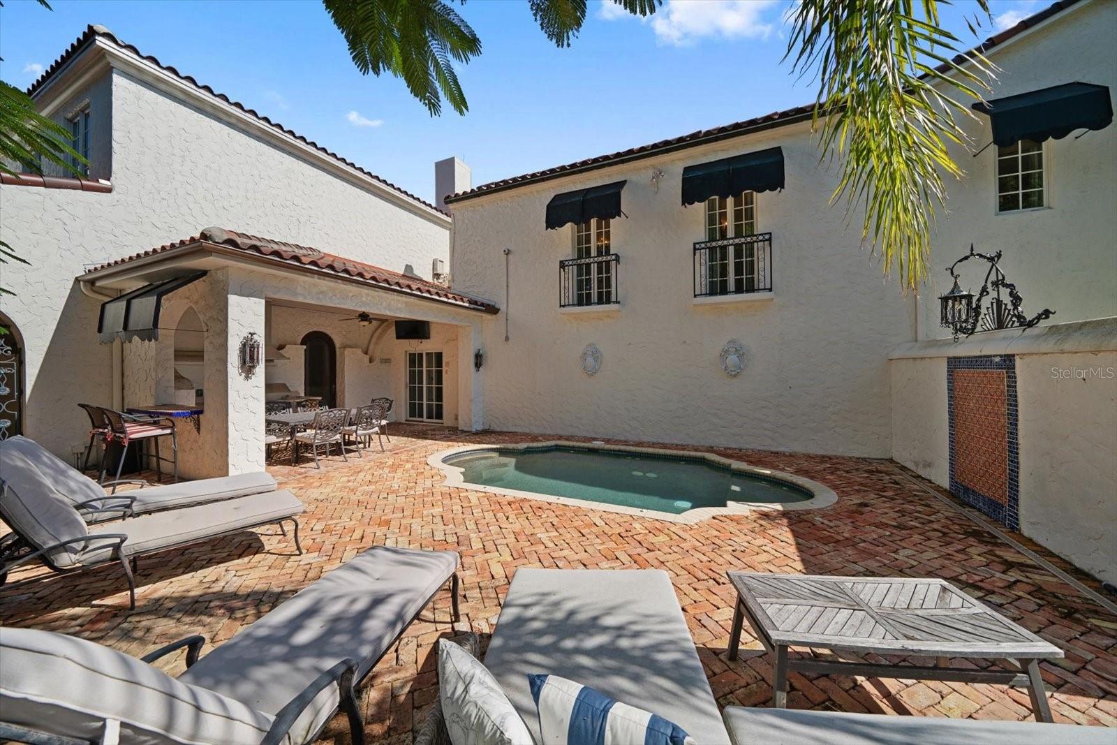 Image 55 of 81 For 1102 Palm View Avenue