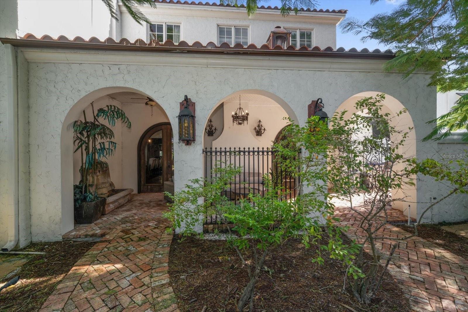 Image 60 of 81 For 1102 Palm View Avenue