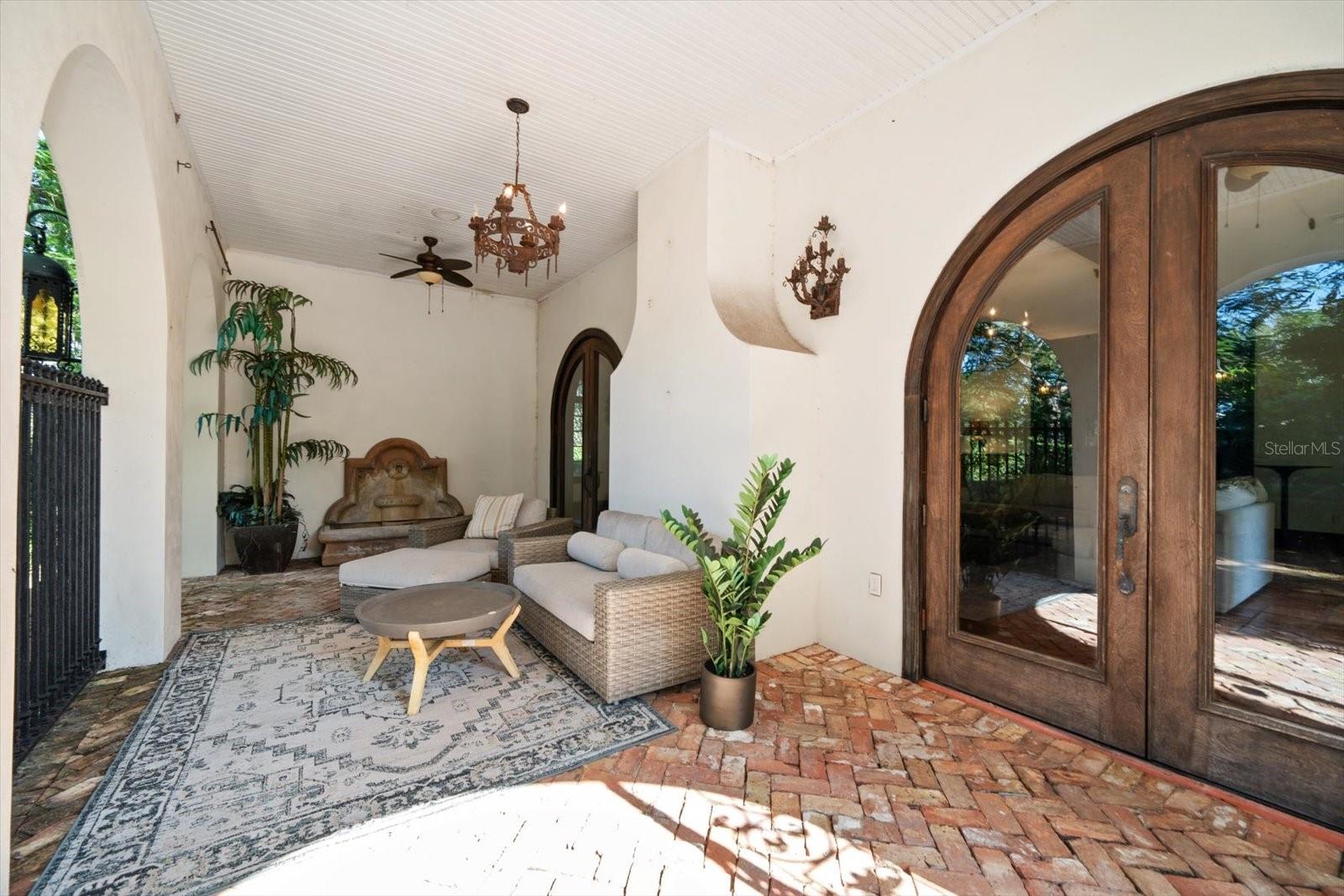 Image 61 of 81 For 1102 Palm View Avenue