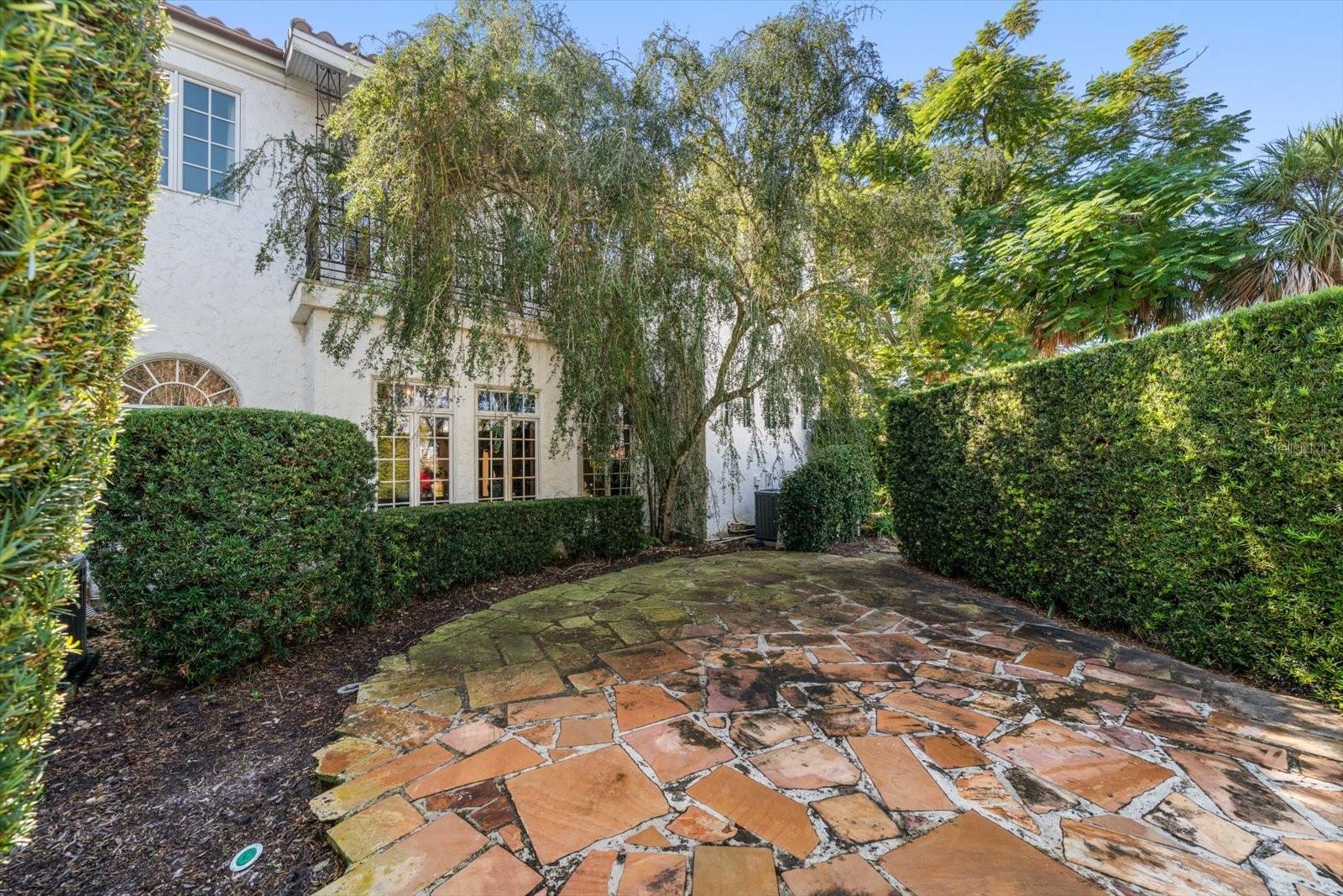 Image 64 of 81 For 1102 Palm View Avenue