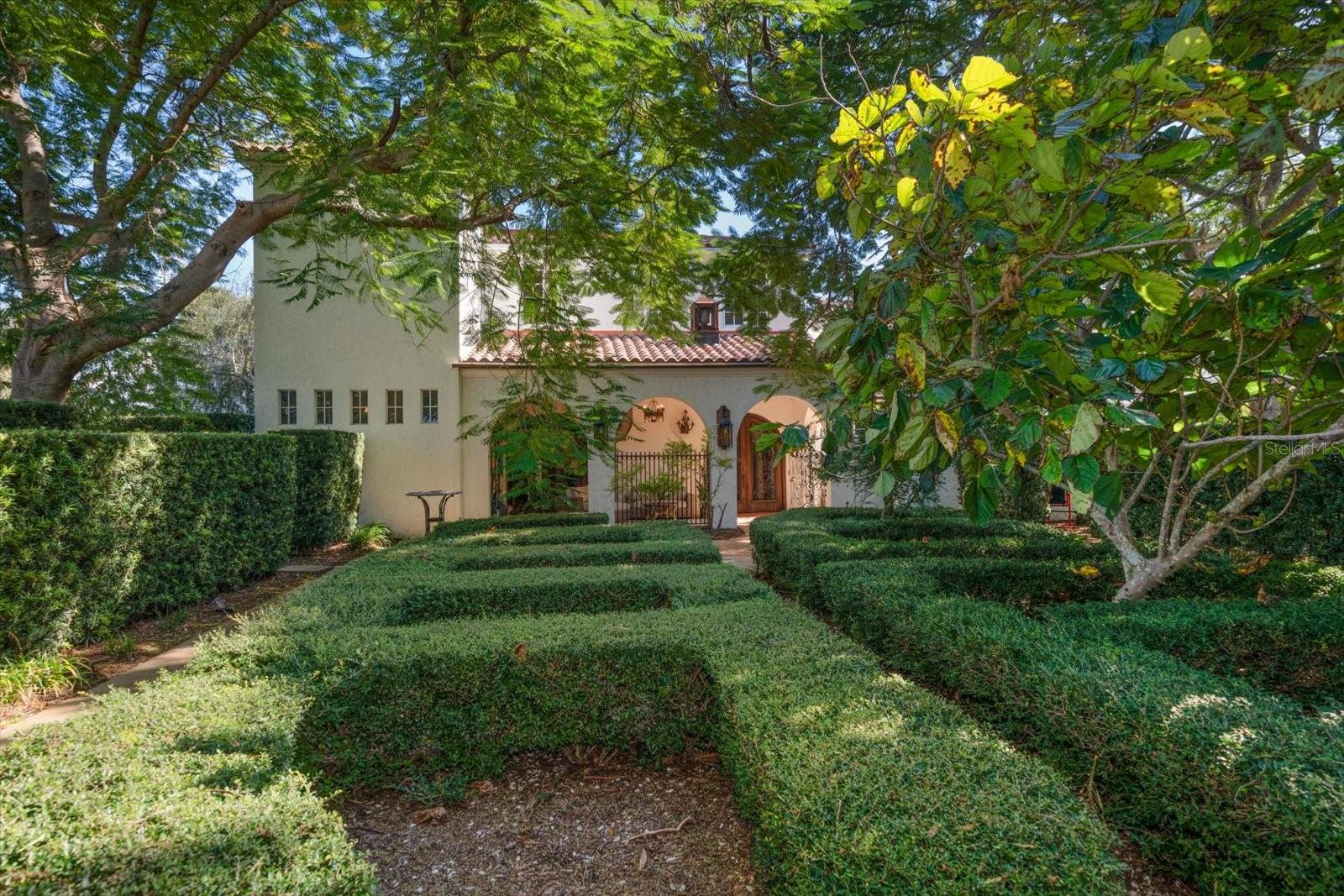 Image 65 of 81 For 1102 Palm View Avenue