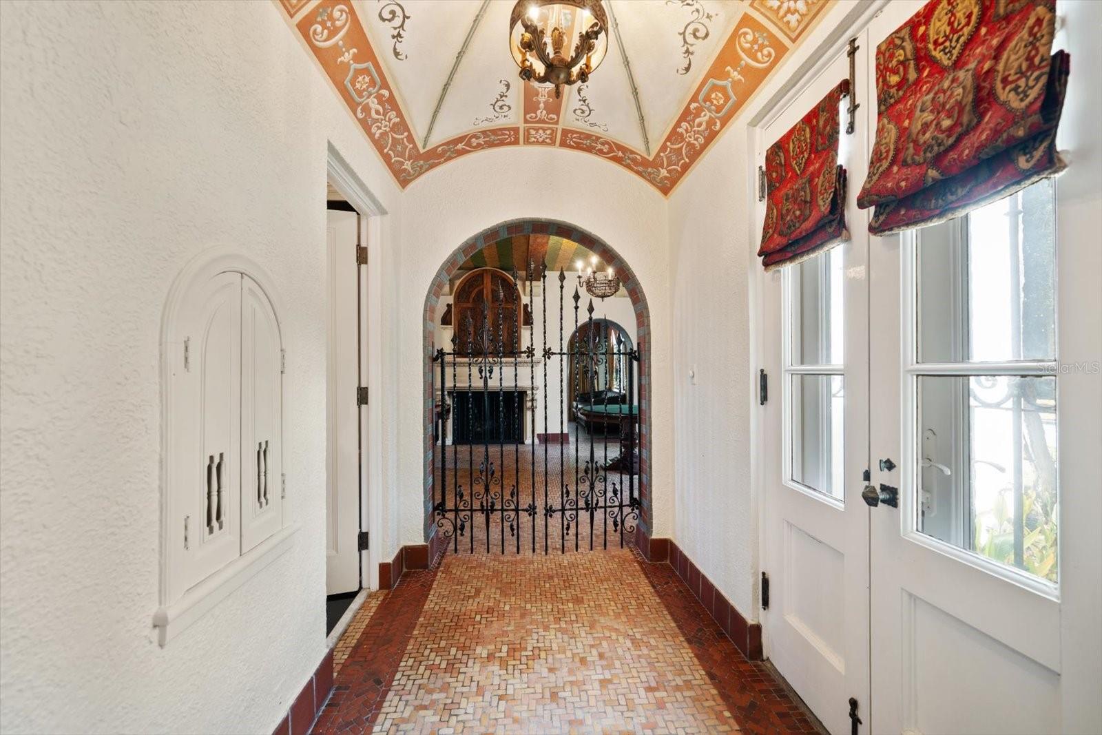 Image 7 of 81 For 1102 Palm View Avenue