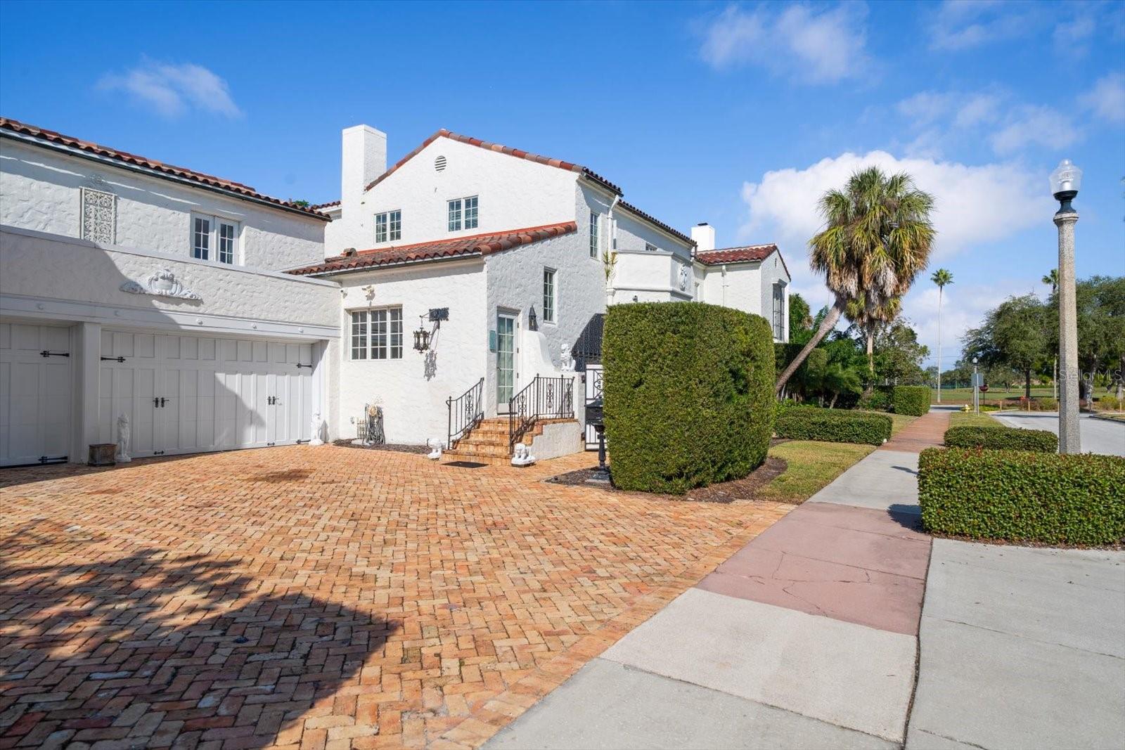 Image 71 of 81 For 1102 Palm View Avenue