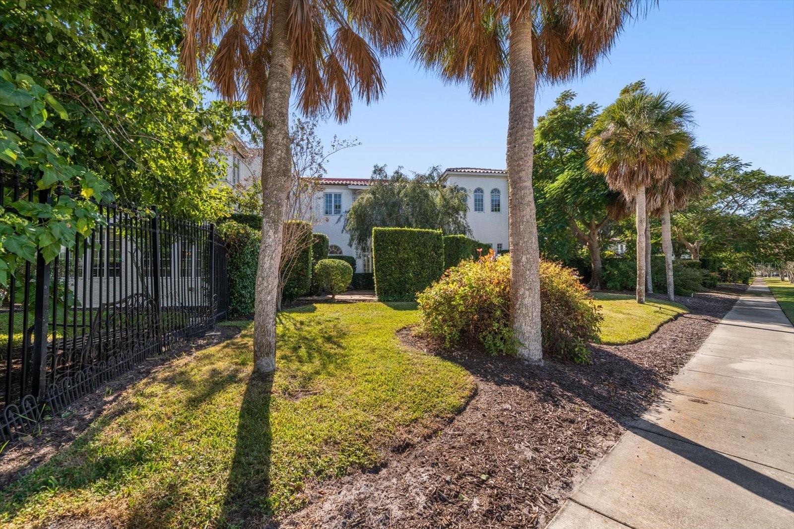 Image 74 of 81 For 1102 Palm View Avenue