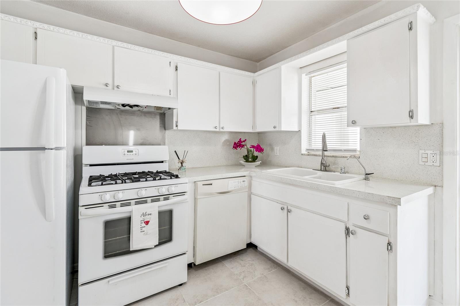 Image 5 of 28 For 5122 Iris Drive N 12