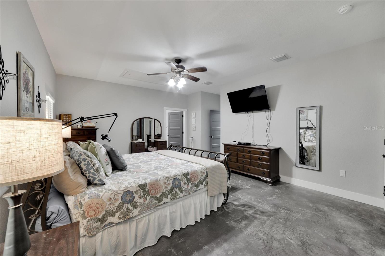 Image 5 of 99 For 9017 County Line Road