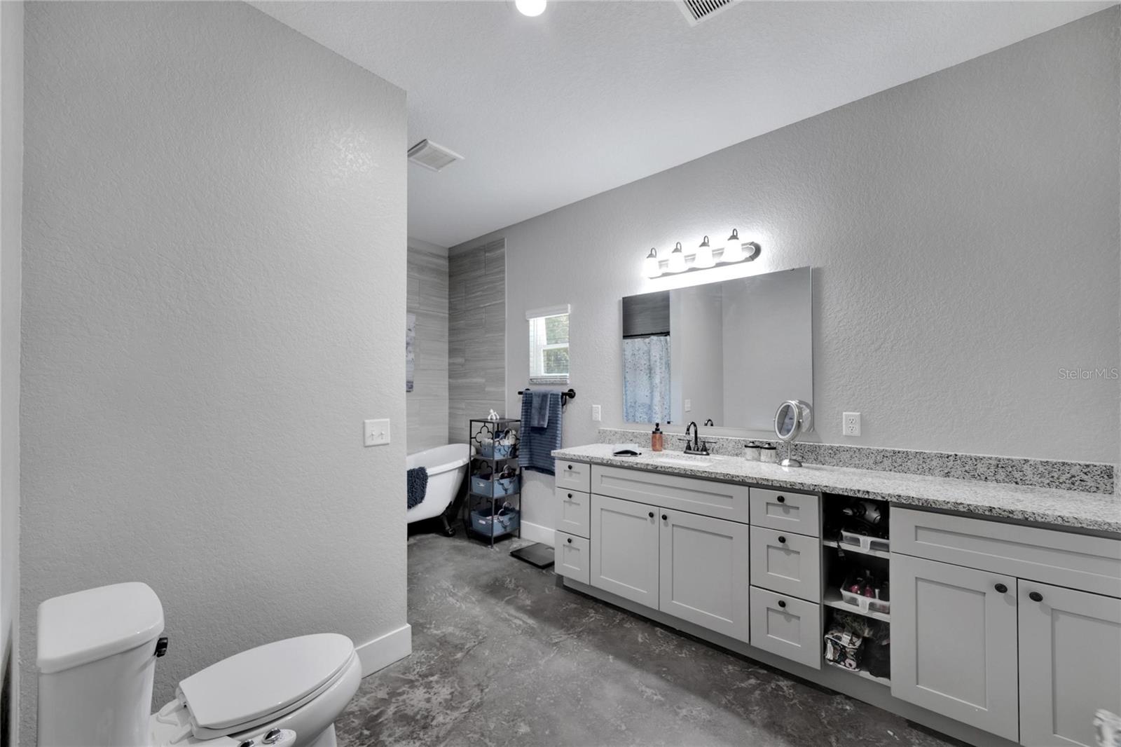 Image 7 of 99 For 9017 County Line Road