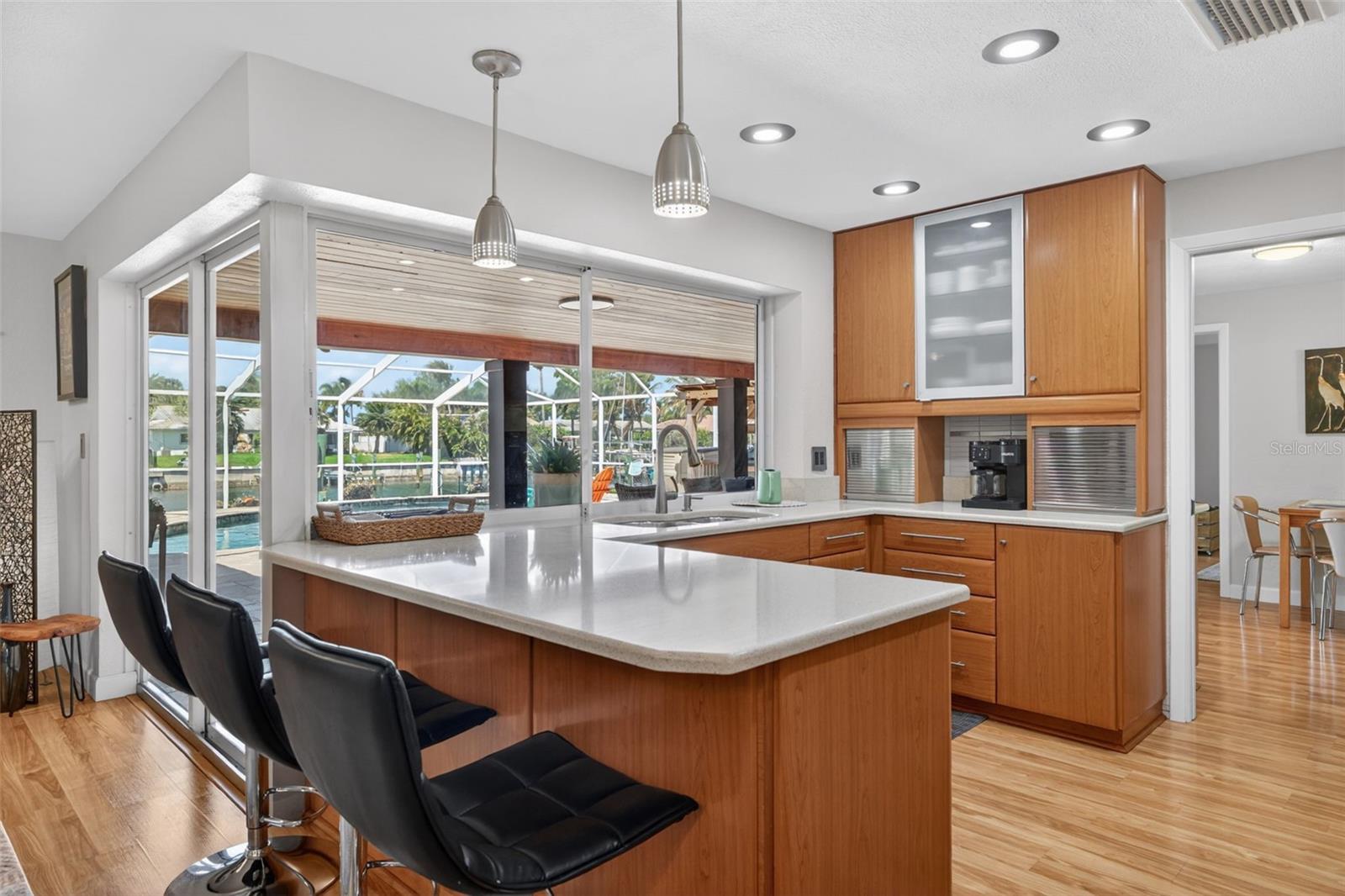 Listing photo id 17 for 4461 38th Way S