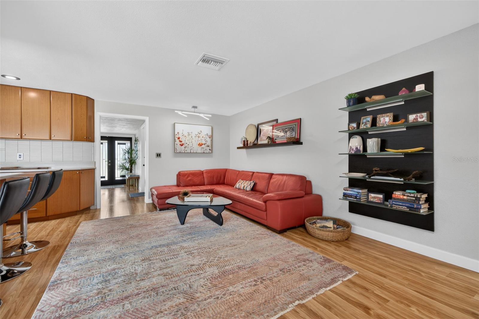 Listing photo id 19 for 4461 38th Way S