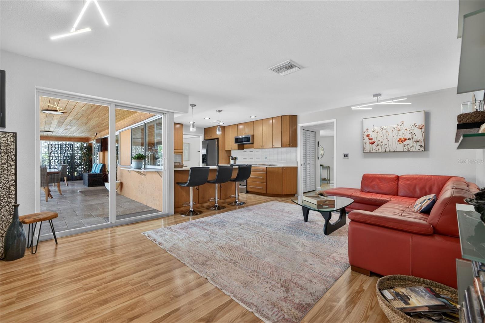 Listing photo id 20 for 4461 38th Way S