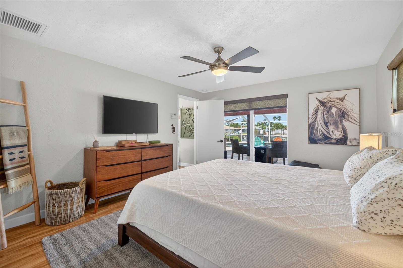 Listing photo id 23 for 4461 38th Way S