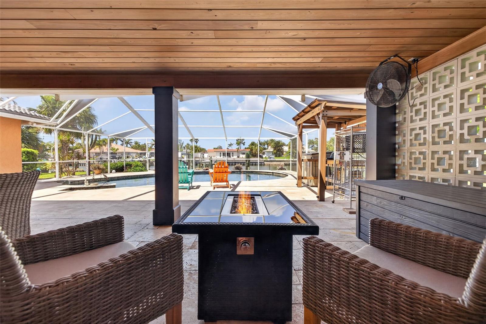 Listing photo id 33 for 4461 38th Way S