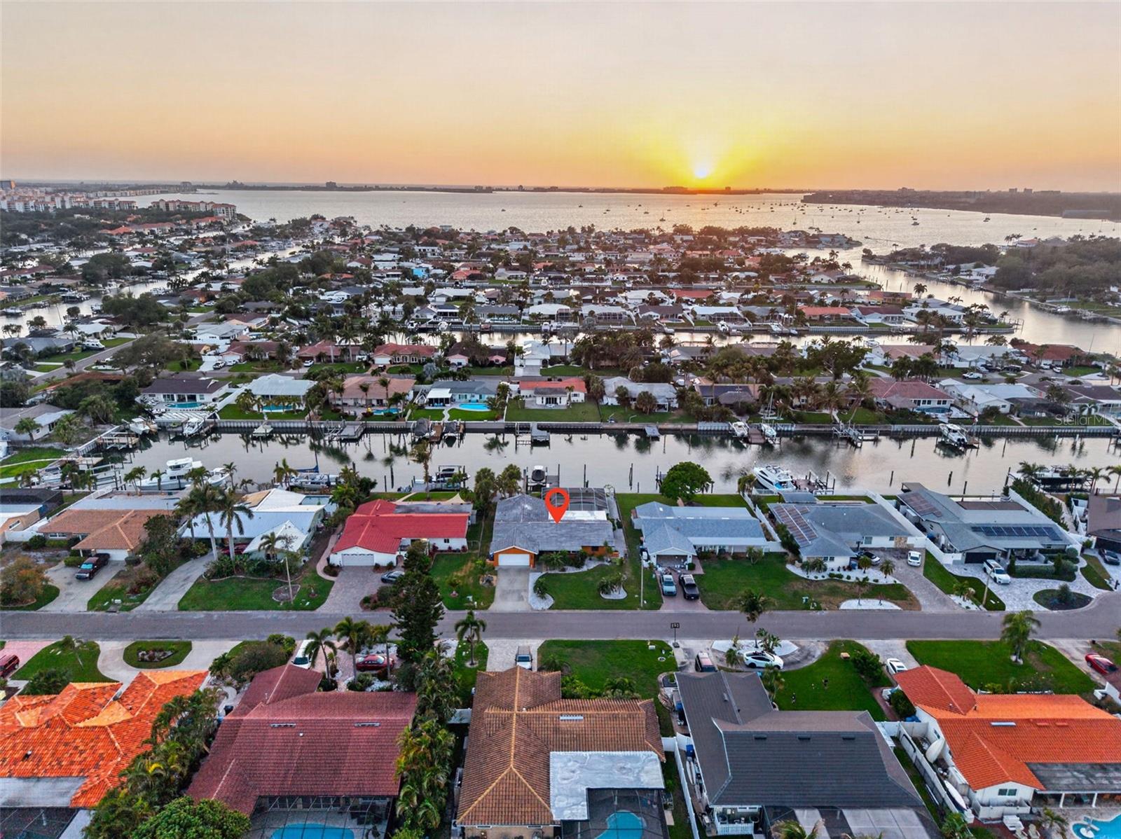 Listing photo id 54 for 4461 38th Way S