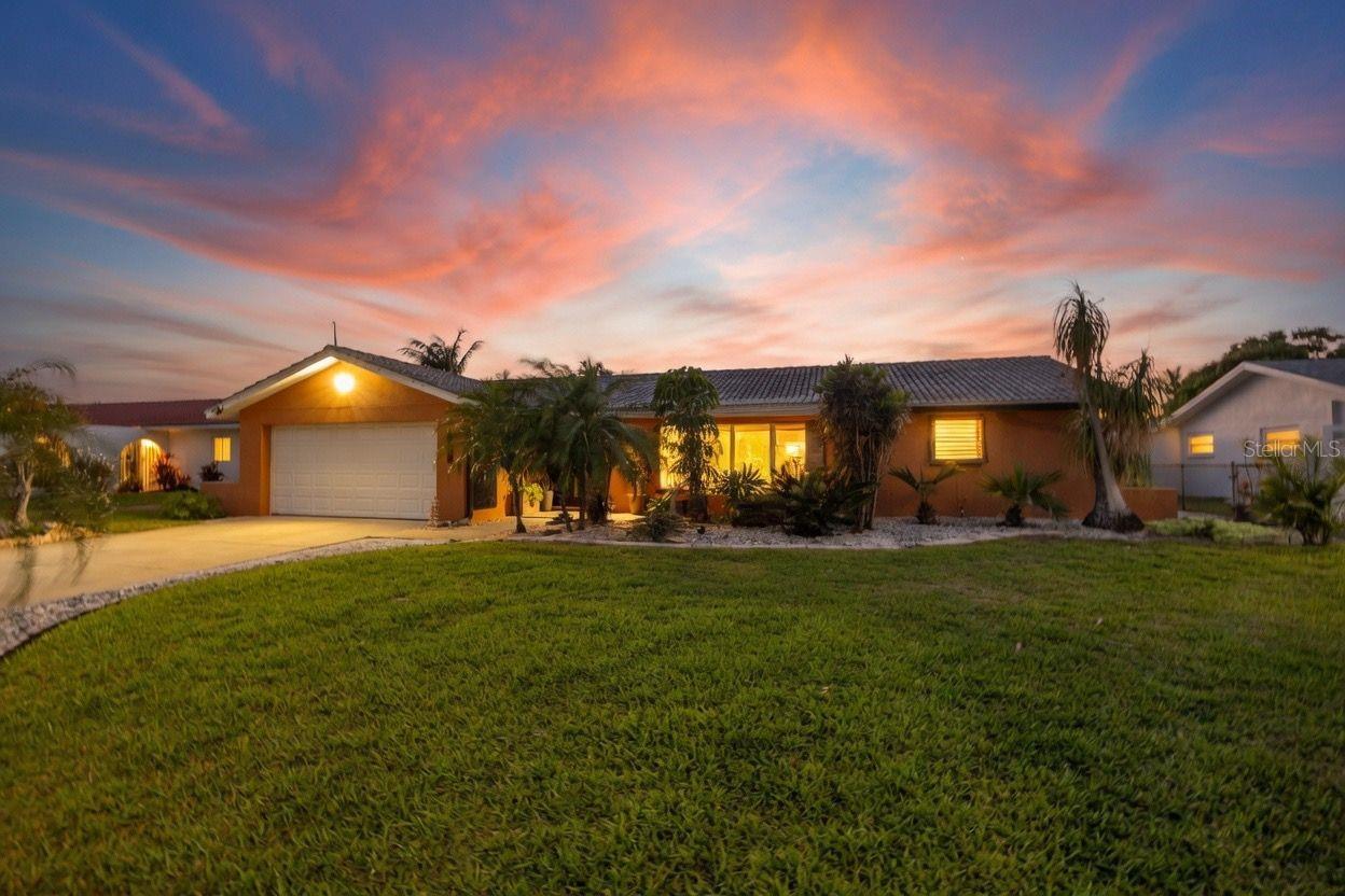 Listing photo id 58 for 4461 38th Way S