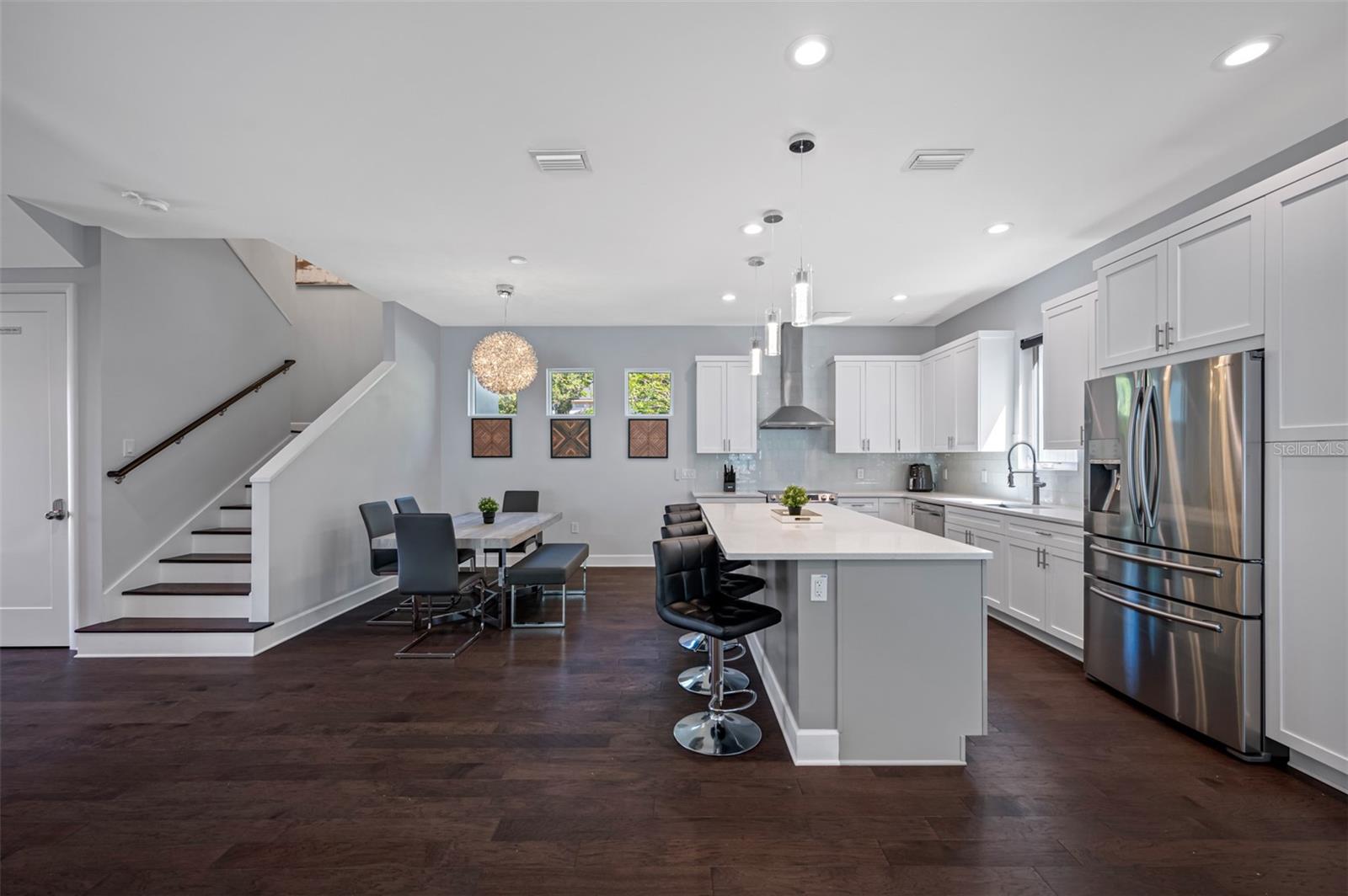 Image 10 of 79 For 902 Plymouth Street