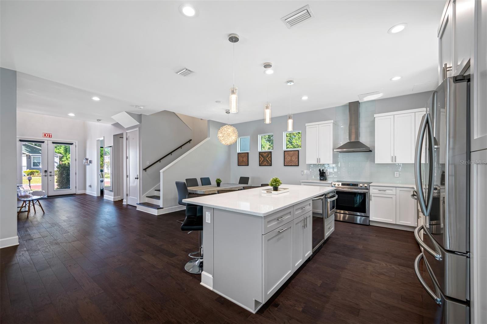 Image 13 of 79 For 902 Plymouth Street