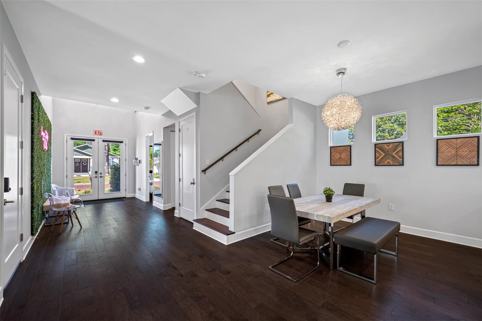 Image 15 of 79 For 902 Plymouth Street