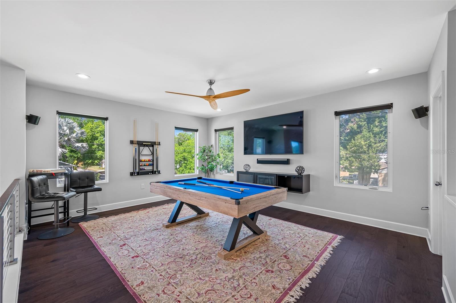 Image 23 of 79 For 902 Plymouth Street