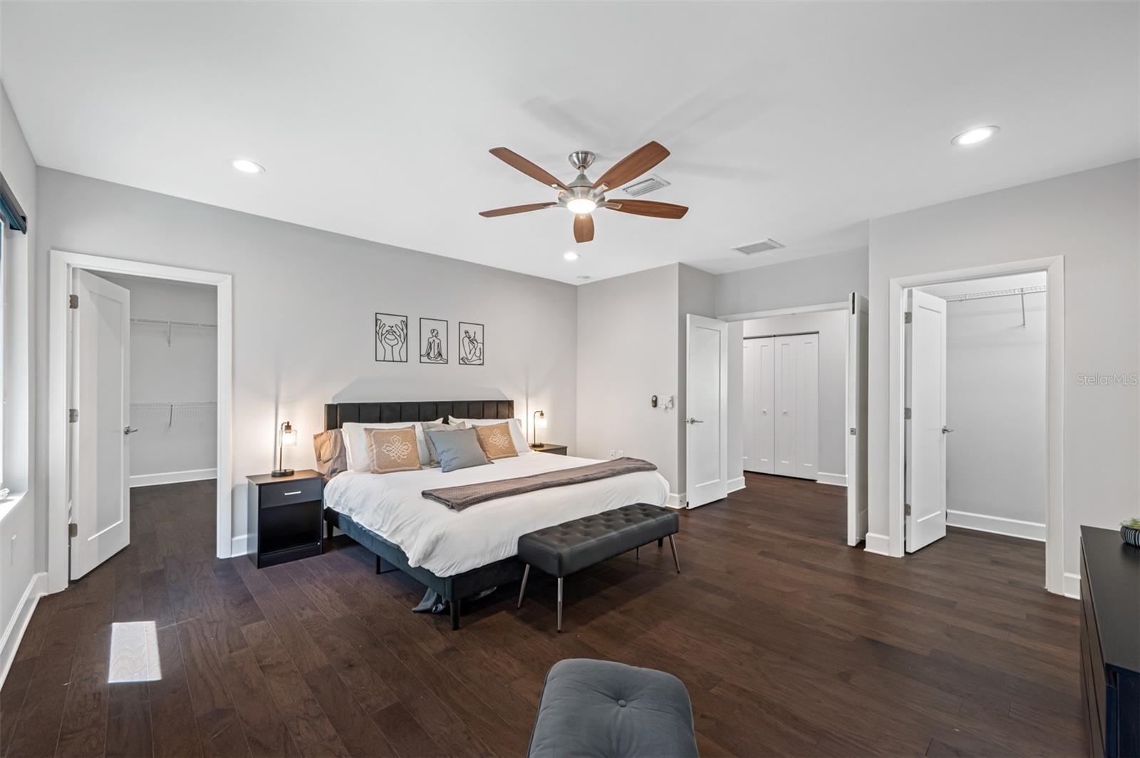 Image 29 of 79 For 902 Plymouth Street