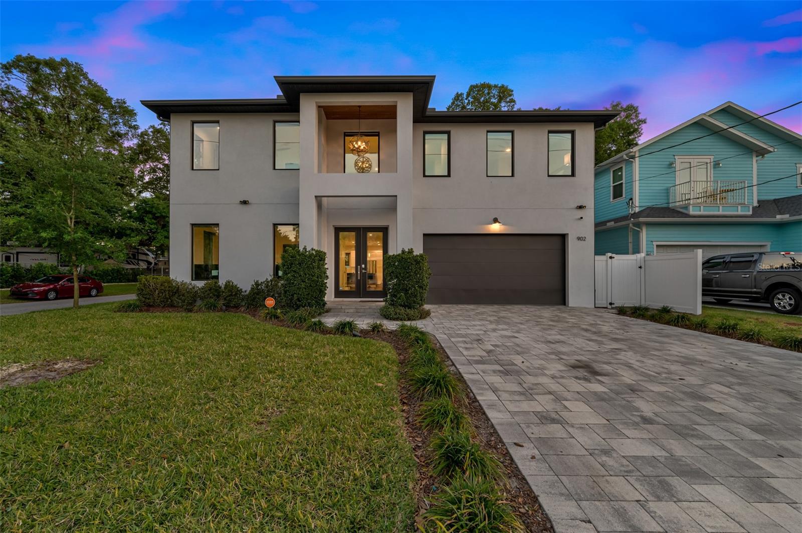 Image 3 of 79 For 902 Plymouth Street