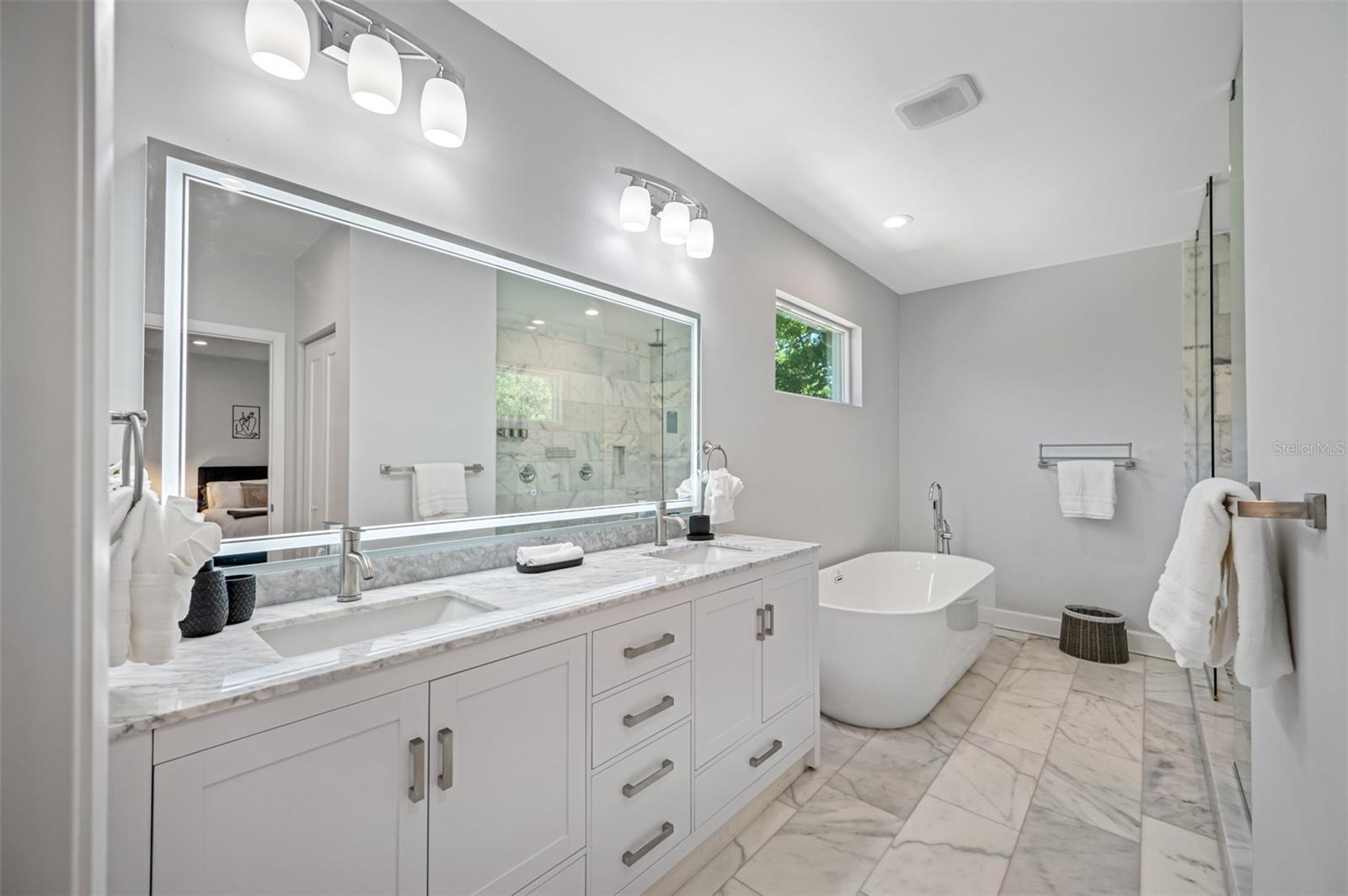 Image 32 of 79 For 902 Plymouth Street