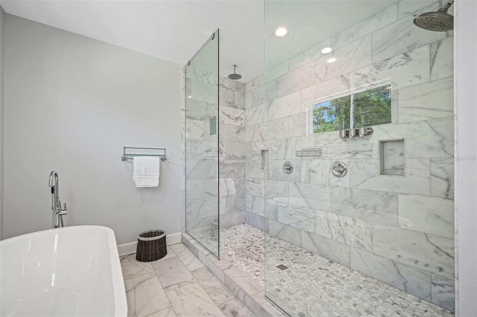 Image 34 of 79 For 902 Plymouth Street