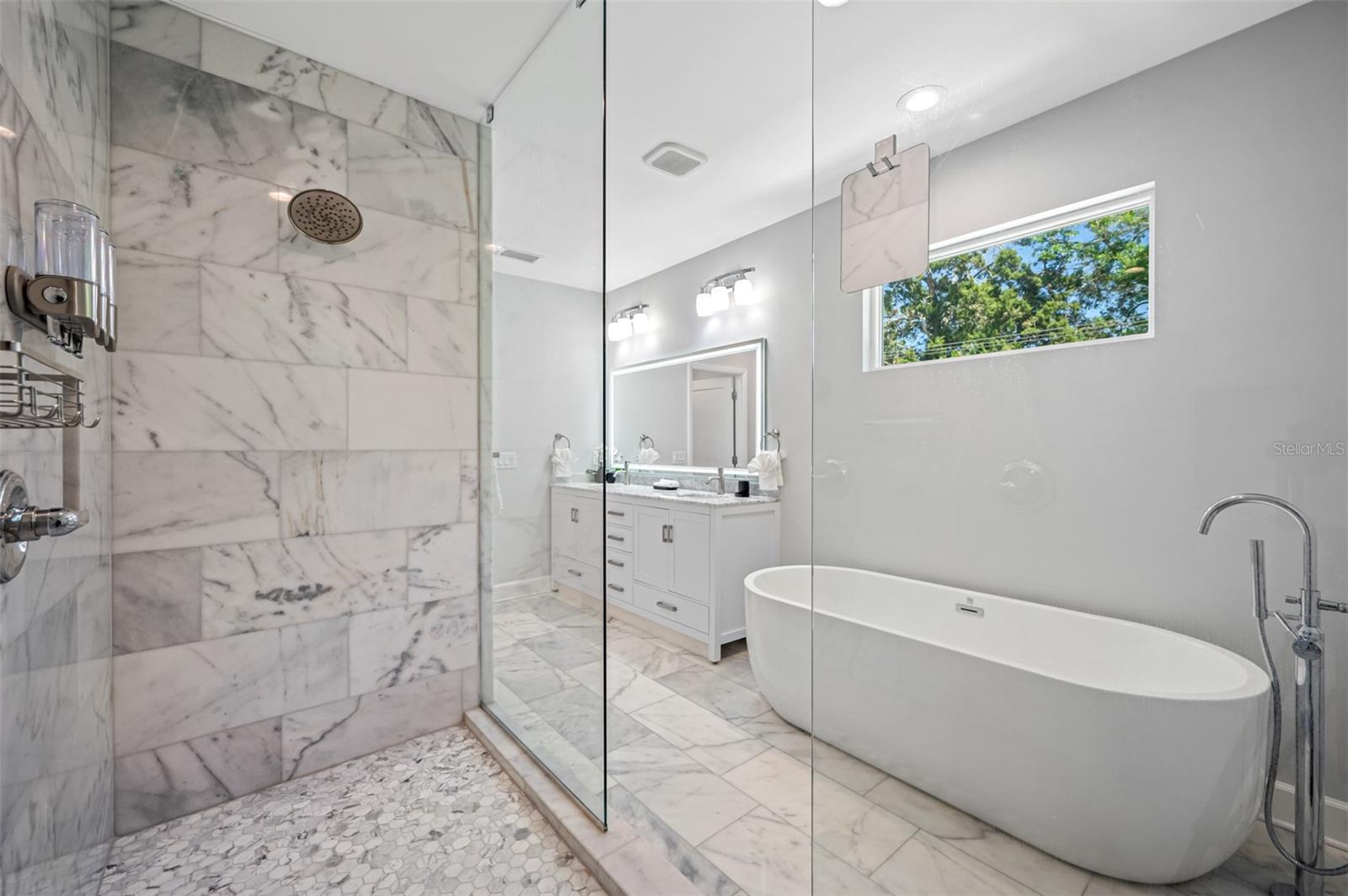 Image 35 of 79 For 902 Plymouth Street