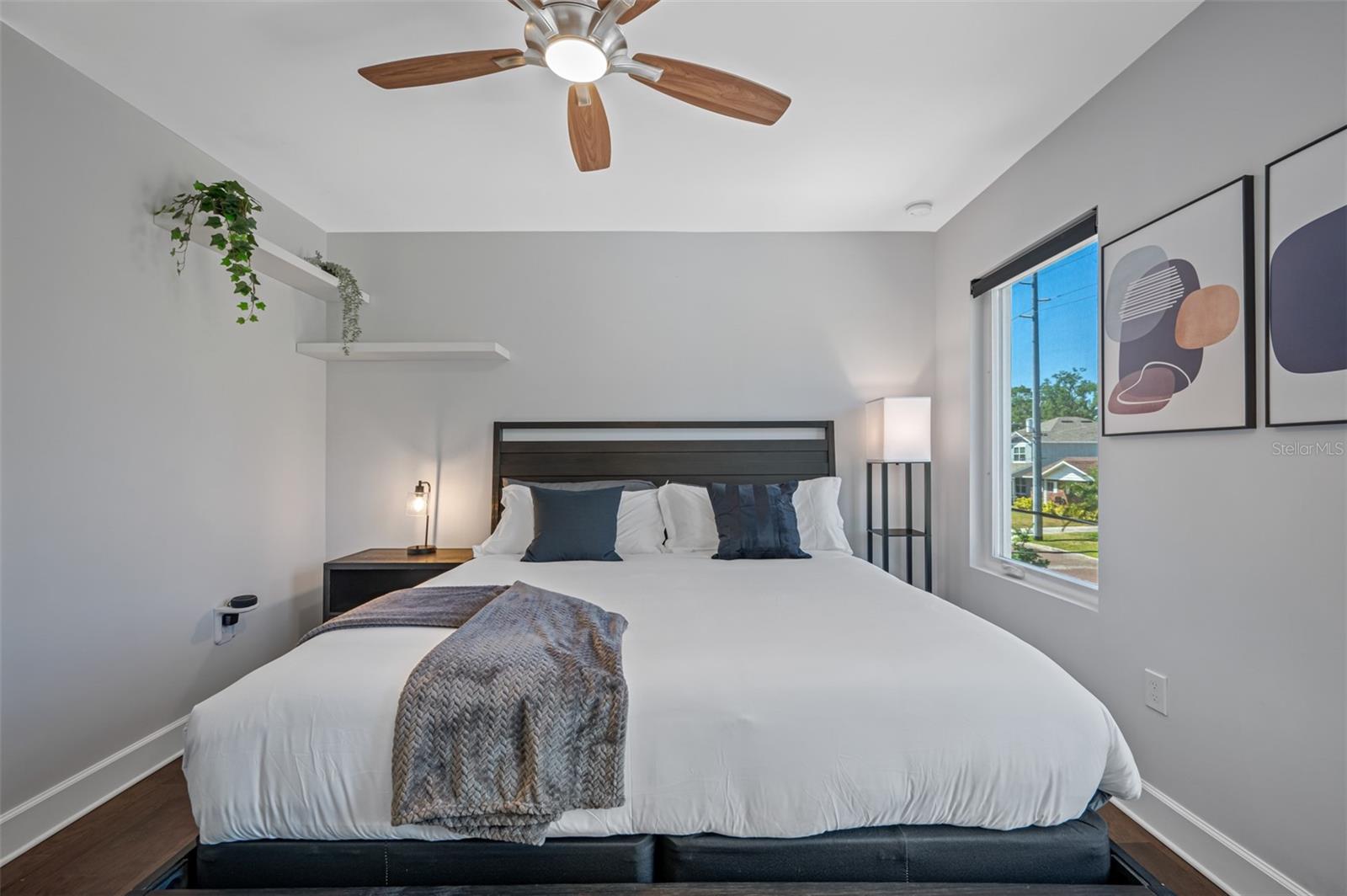 Image 38 of 79 For 902 Plymouth Street