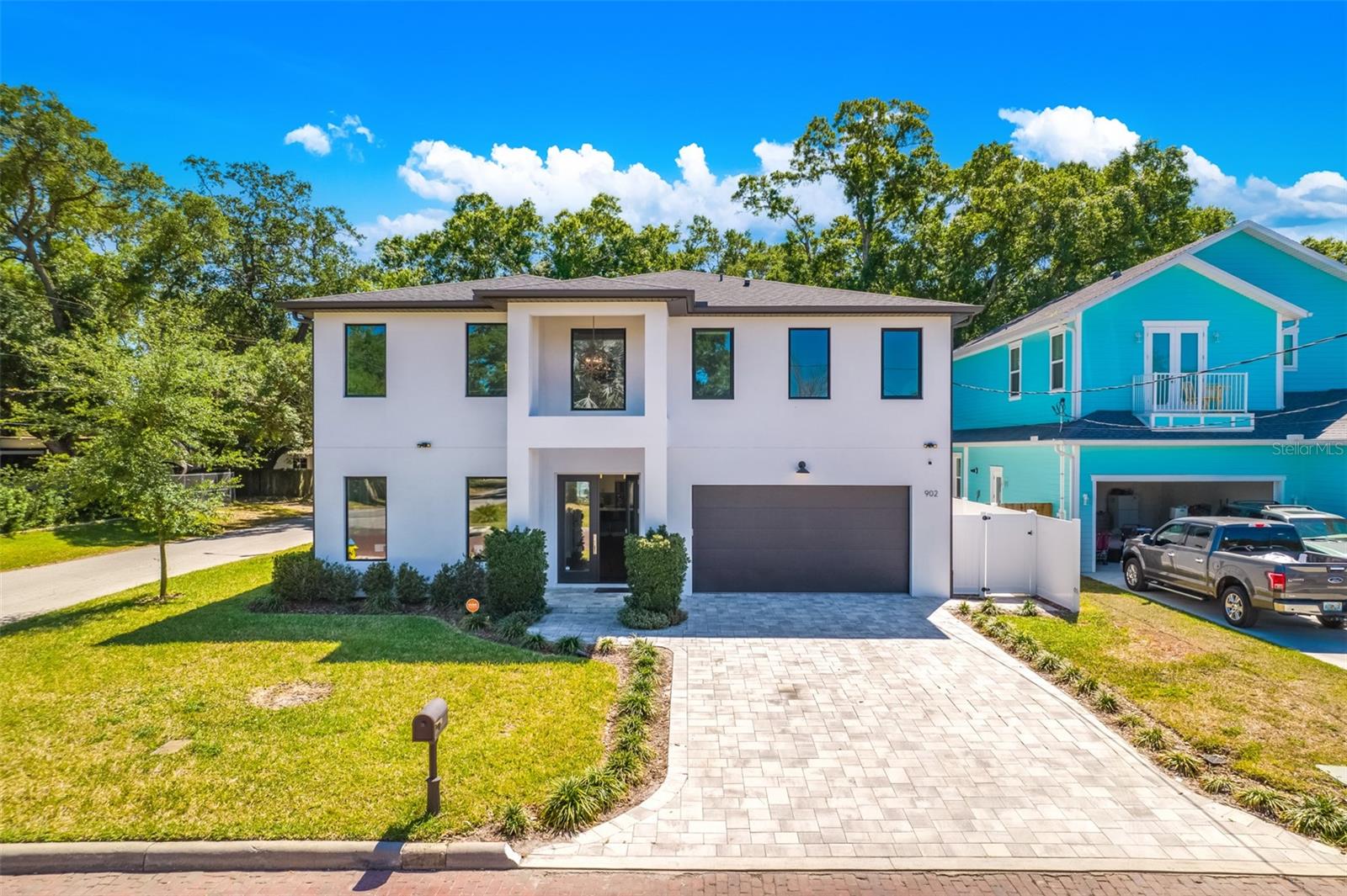 Image 4 of 79 For 902 Plymouth Street