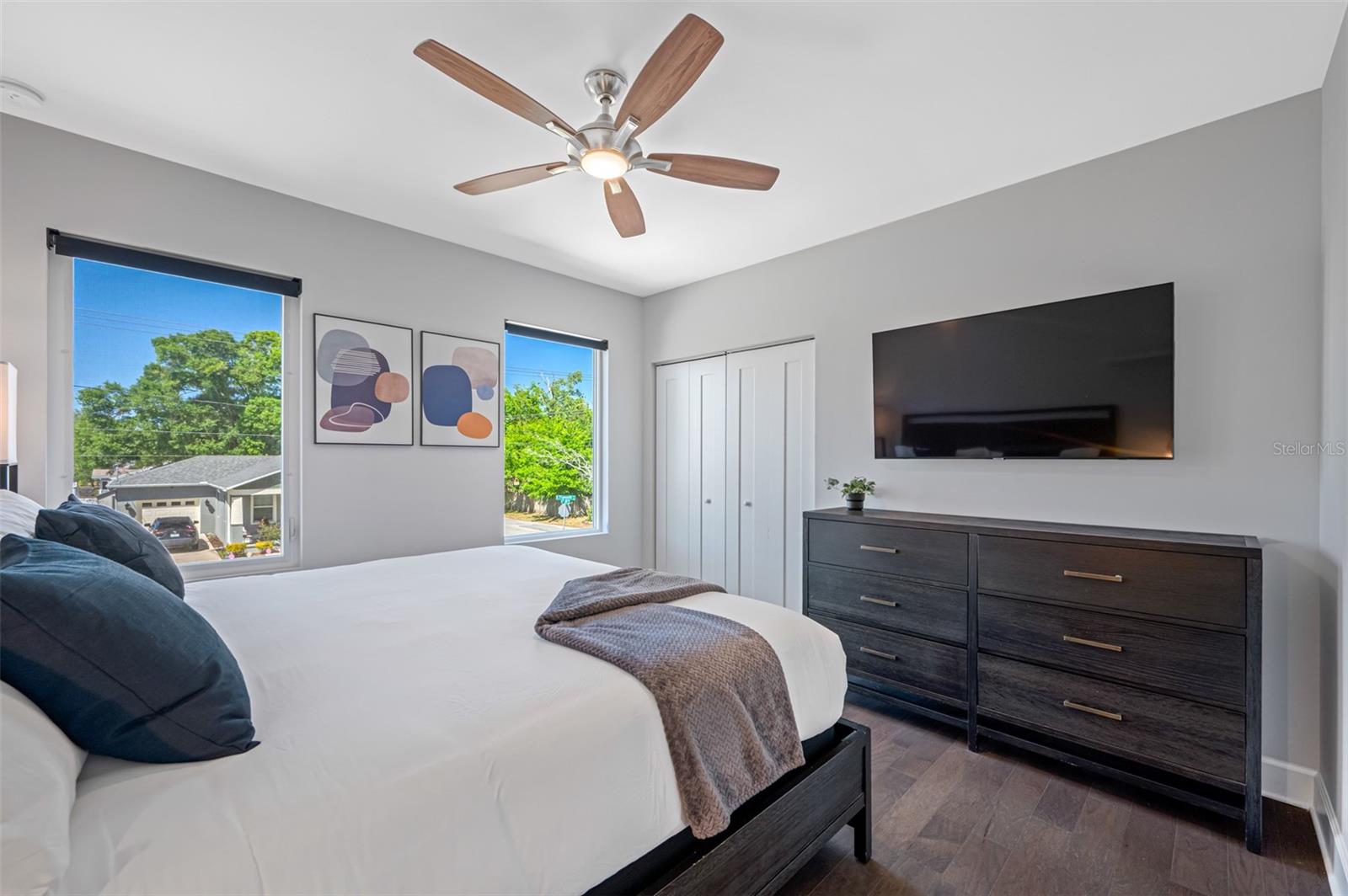 Image 40 of 79 For 902 Plymouth Street