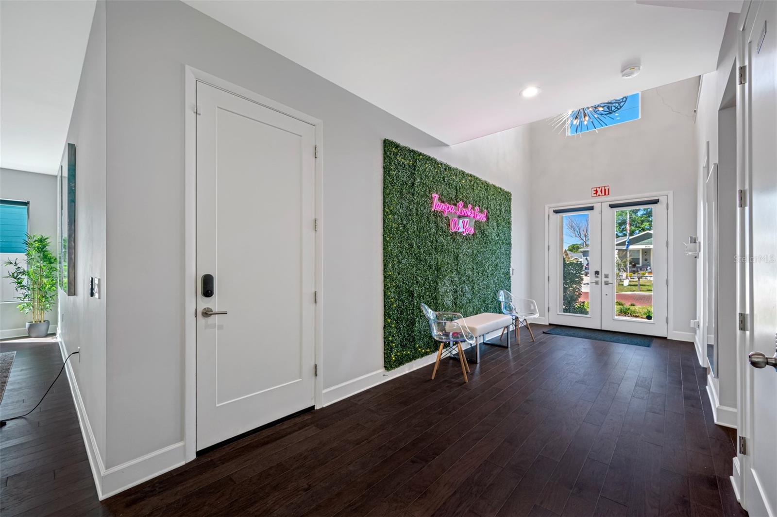 Image 46 of 79 For 902 Plymouth Street