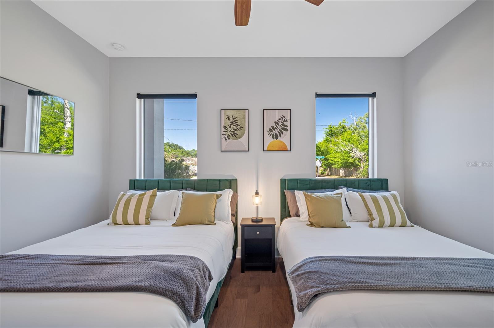 Image 49 of 79 For 902 Plymouth Street