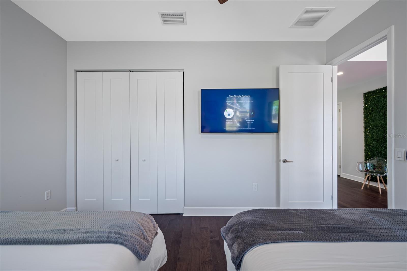 Image 51 of 79 For 902 Plymouth Street