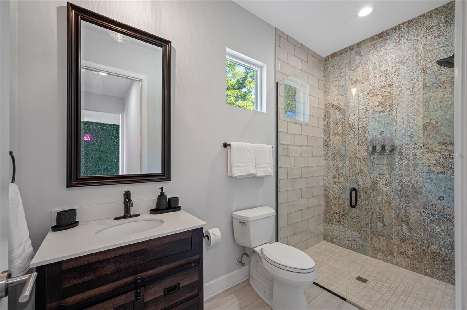 Image 52 of 79 For 902 Plymouth Street